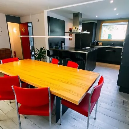 Swiss House With Mountain Views 度假居